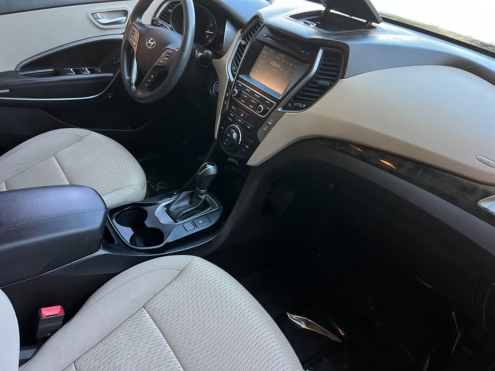 Used 2018 Hyundai Santa Fe Sport w/ 2.4L Value Package 02 FWD image 17