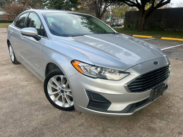 Used 2019 Ford Fusion SE image 2
