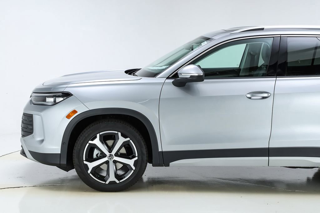 New 2026 Volkswagen Tiguan SE image 3