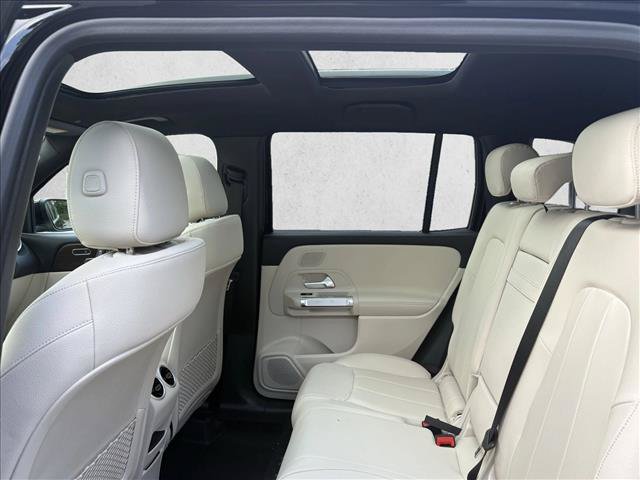 Used 2025 Mercedes-Benz GLB 250 image 18