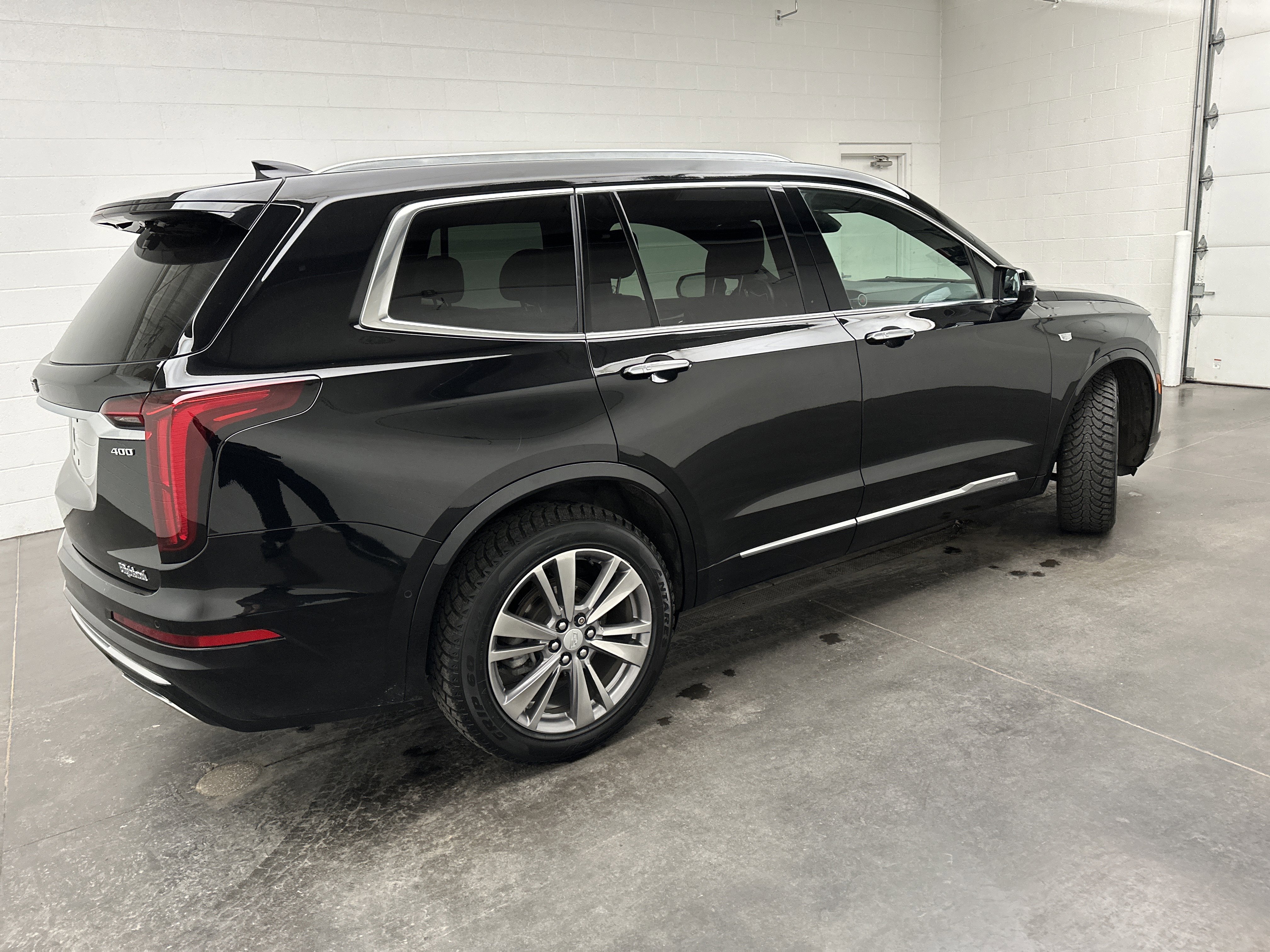 Used 2024 Cadillac XT6 Premium Luxury w/ Technology Package image 9