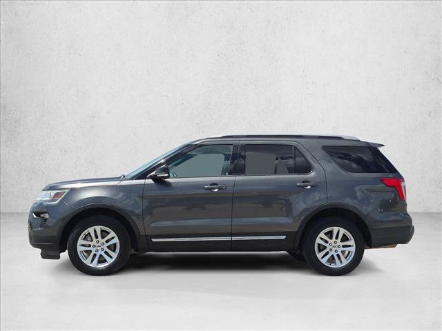 Used 2018 Ford Explorer XLT w/ Equipment Group 202A AWD/4WD image 9