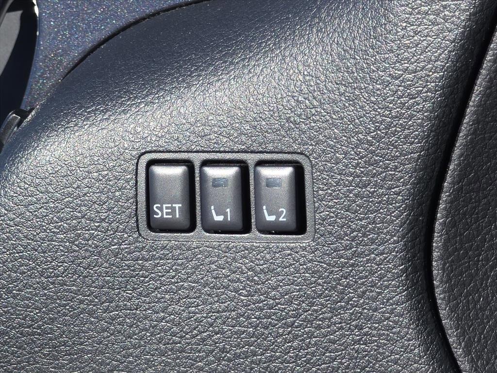 Used 2020 Nissan Rogue SV w/ Premium Package image 19