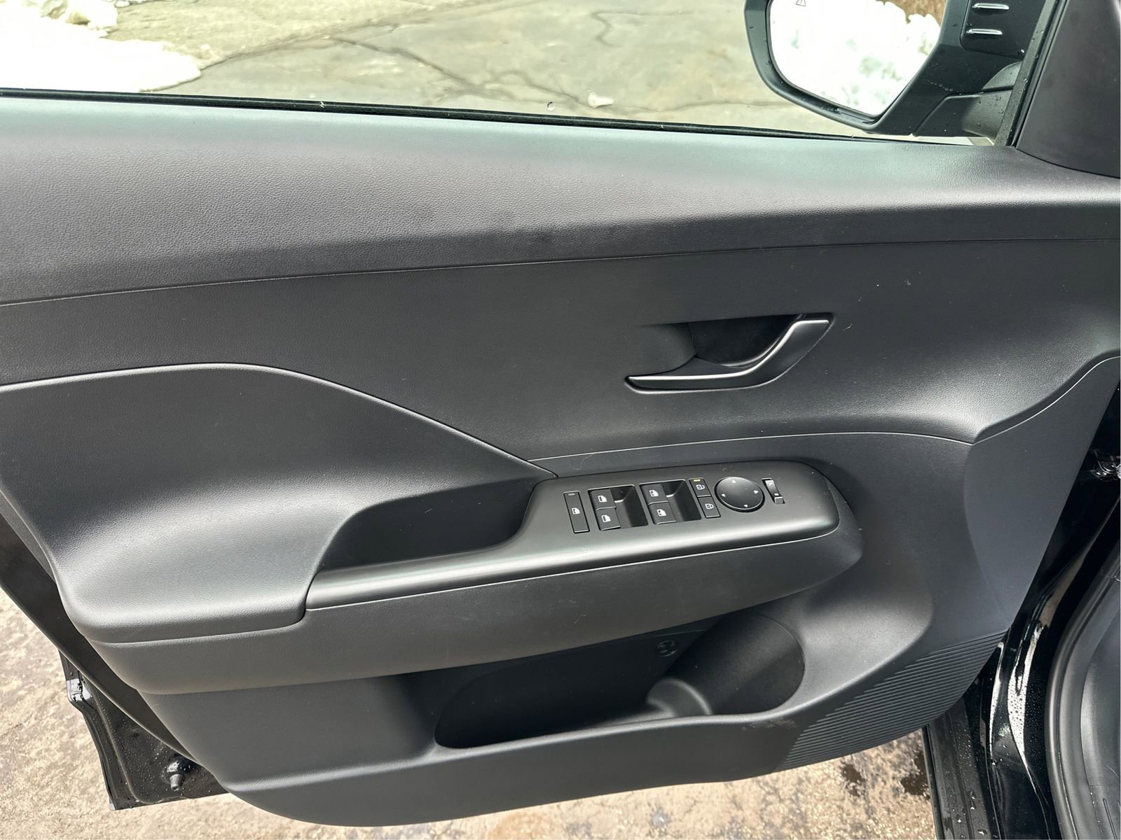 Certified 2024 Hyundai Kona SEL w/ Convenience Package image 20