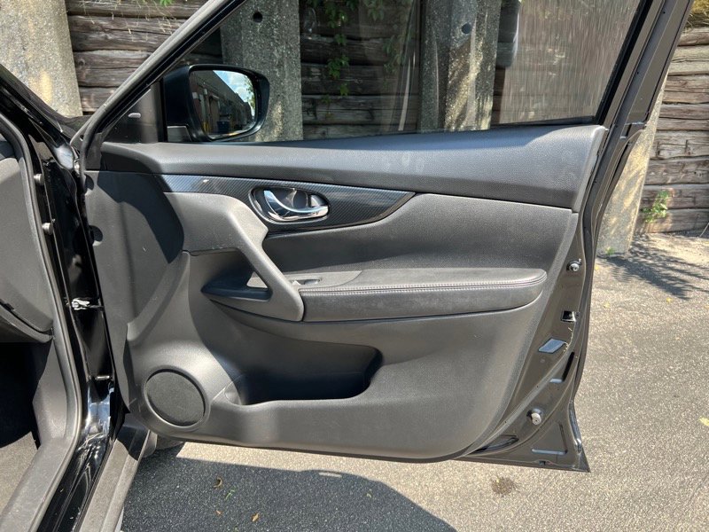 Used 2018 Nissan Rogue SL w/ Premium Package image 21