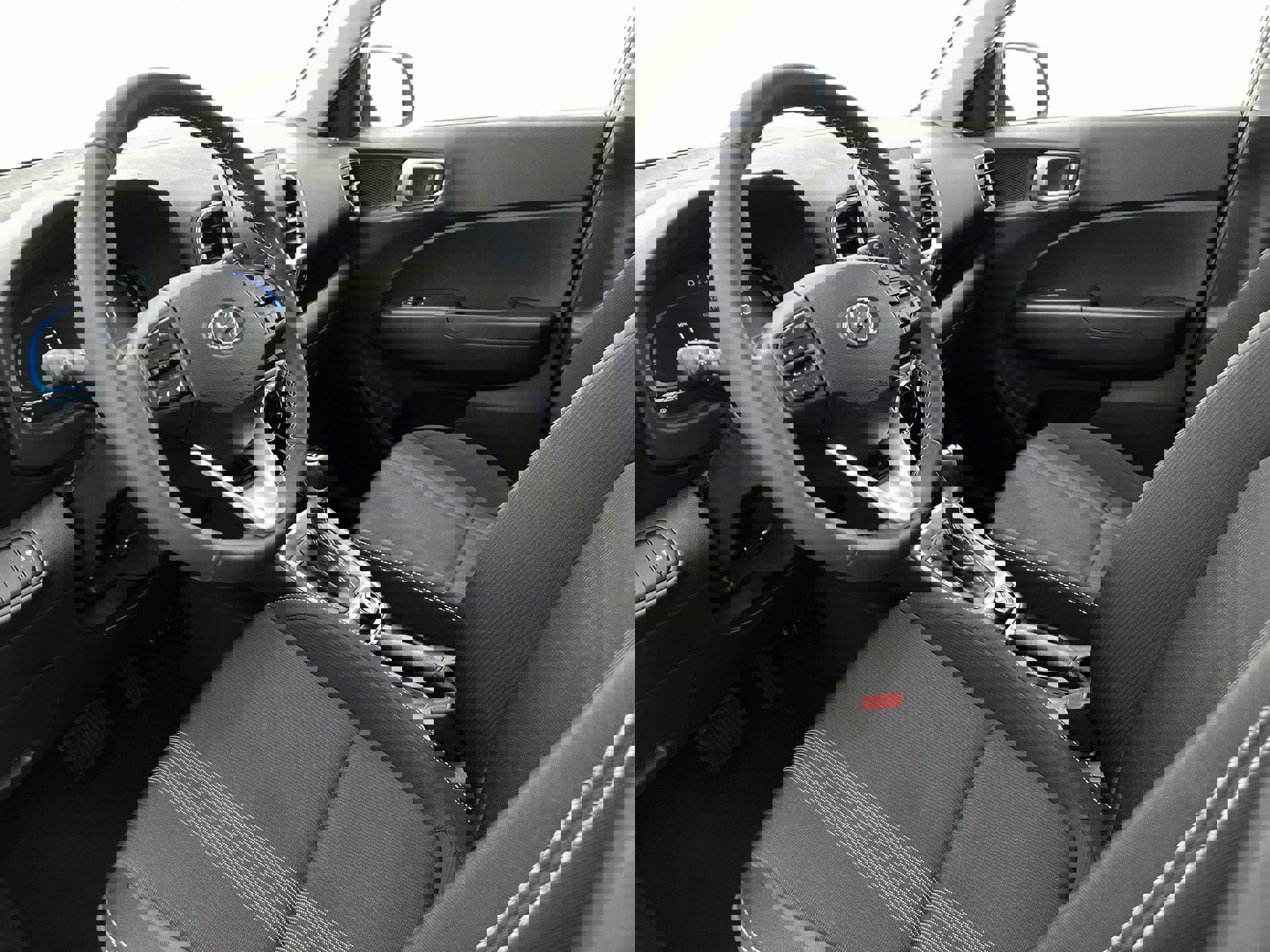 New 2025 Hyundai Venue SEL image 14