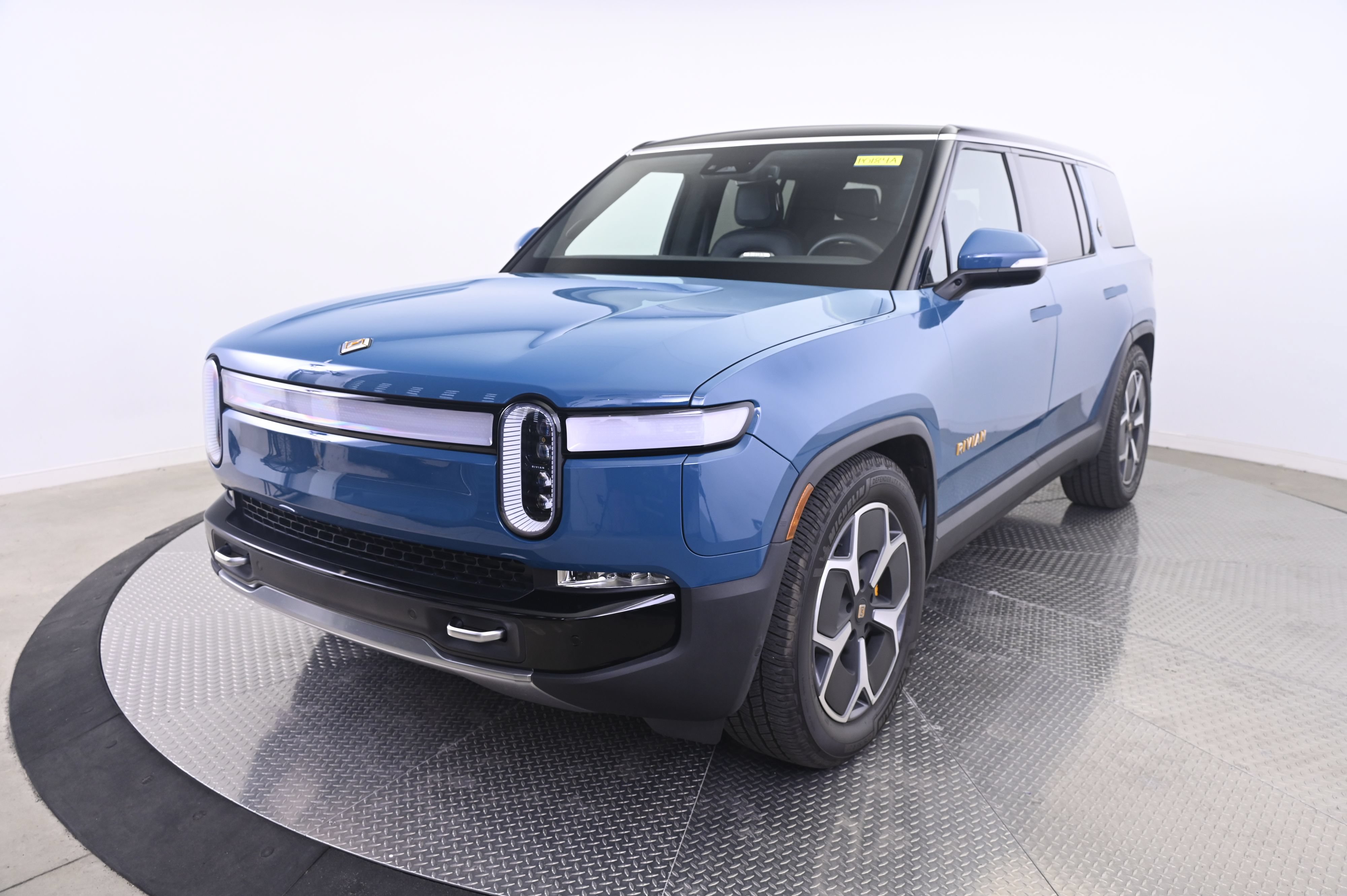 Used 2024 Rivian R1S Adventure Quad AWD/4WD image 1