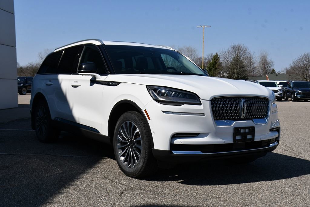 Used 2023 Lincoln Aviator Reserve w/ Class IV Trailer Tow Package image 9