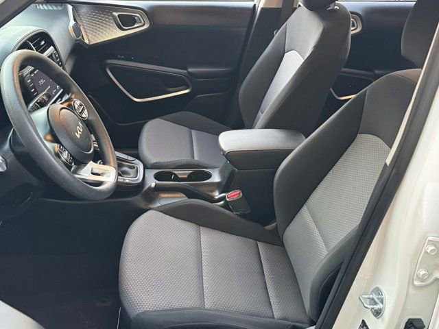 Used 2024 Kia Soul LX w/ Option Group 015 FWD image 14