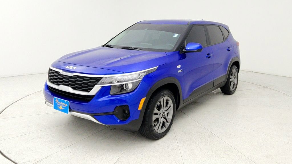 Used 2023 Kia Seltos LX