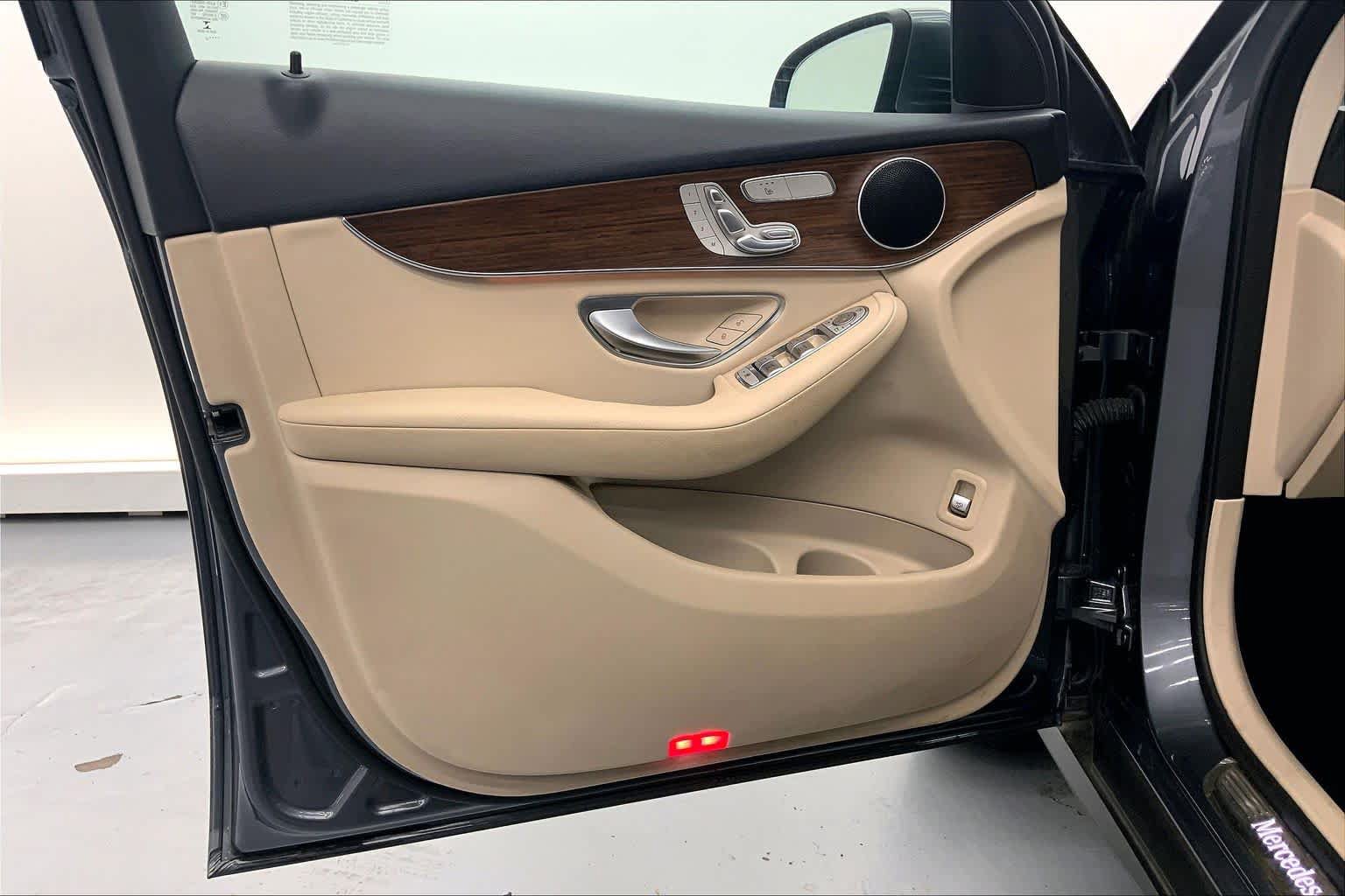 Certified 2022 Mercedes-Benz GLC 300 image 19