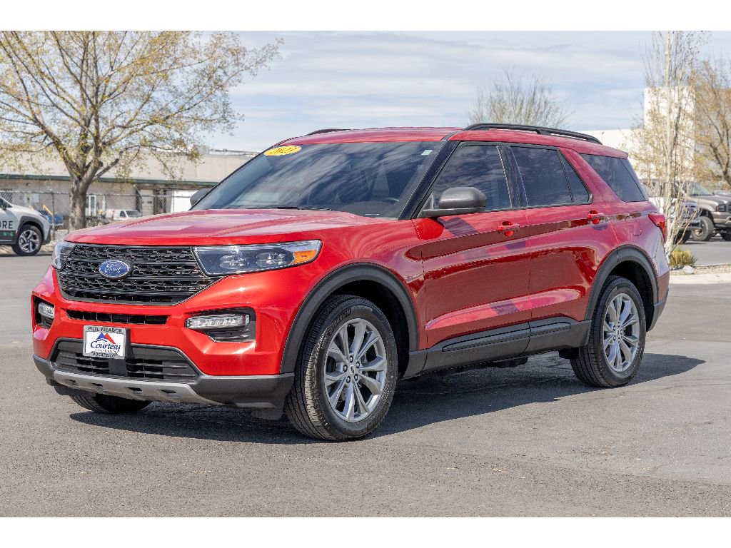 Used 2023 Ford Explorer XLT w/ Equipment Group 202A image 7