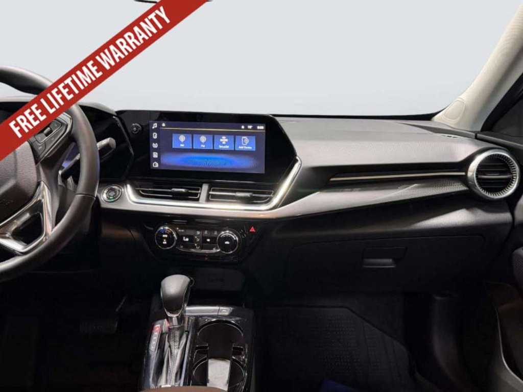 Used 2025 Chevrolet Trax ACTIV w/ Sunroof Package FWD image 16