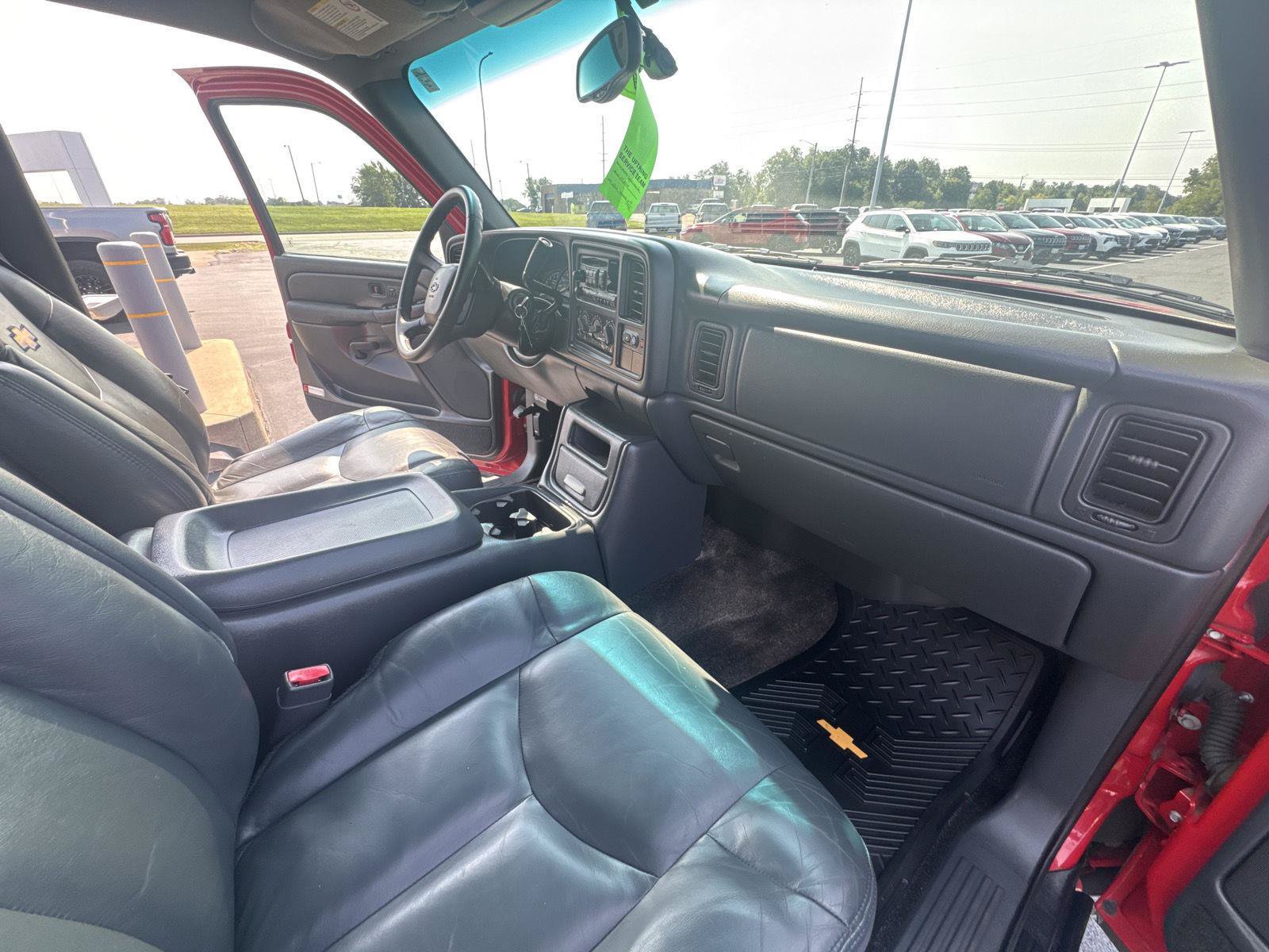 Used 2002 Chevrolet Avalanche 4x4 w/ Off-Road Suspension Pkg image 15