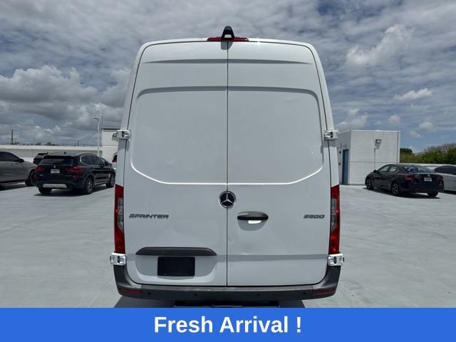Used 2024 Mercedes-Benz Sprinter 2500 image 13