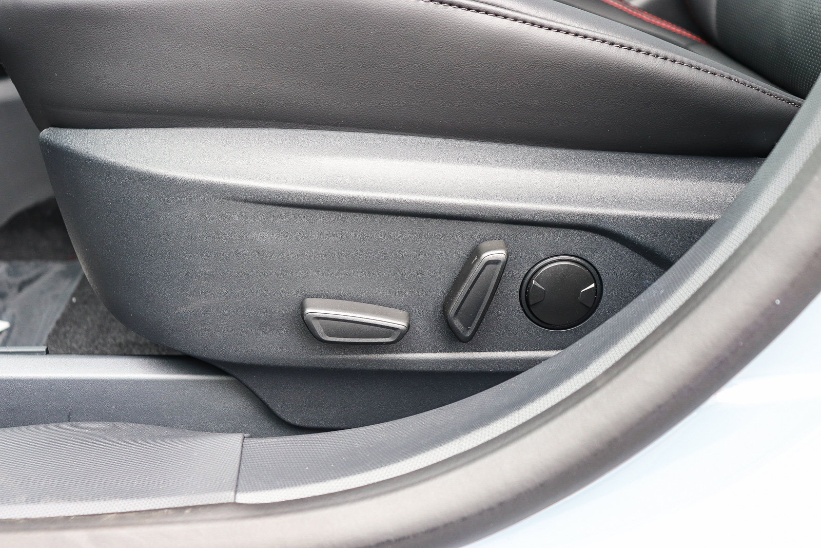 New 2026 Ford Mustang Mach-E Premium w/ Sport Appearance Package RWD image 23