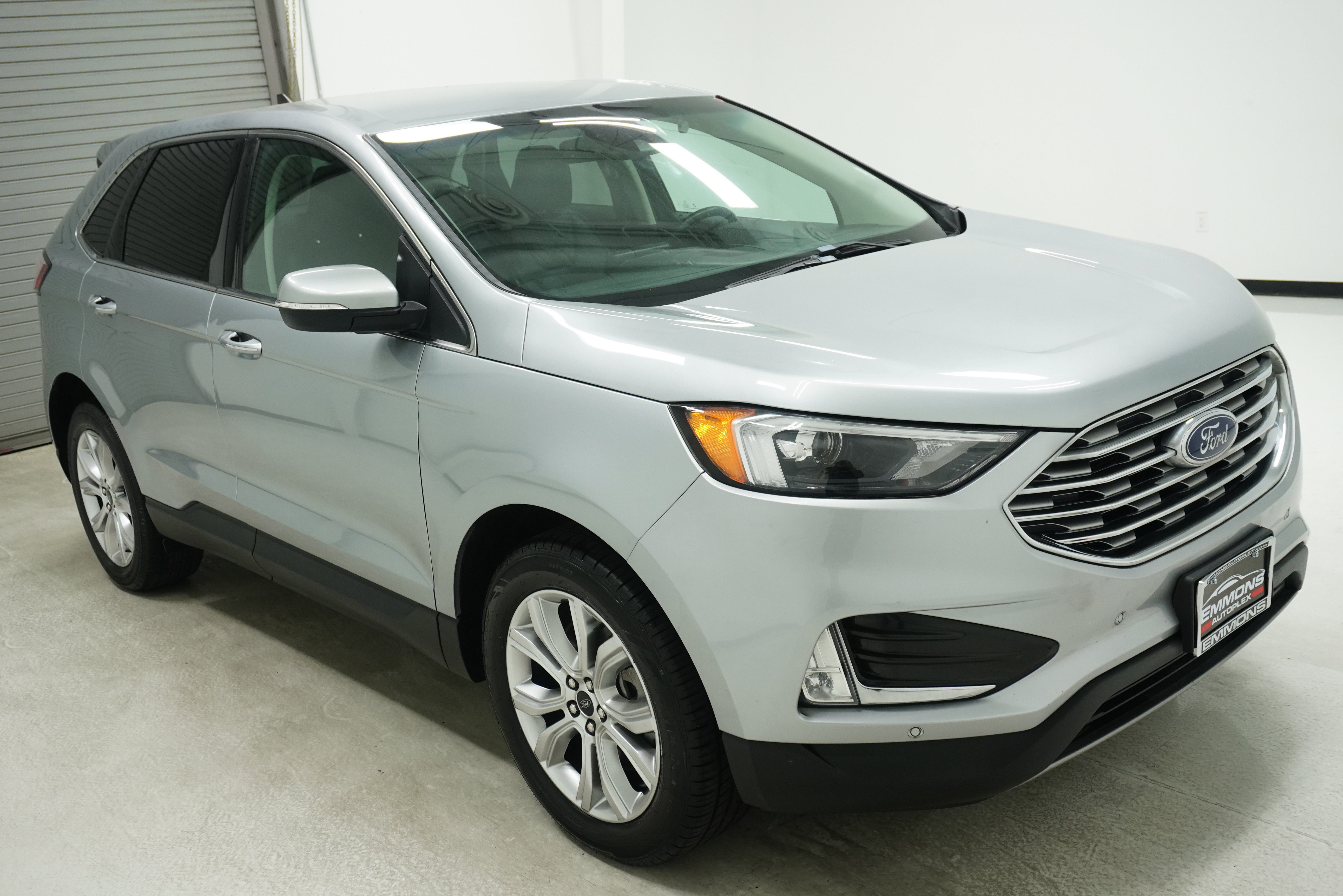 Used 2024 Ford Edge Titanium AWD/4WD image 3