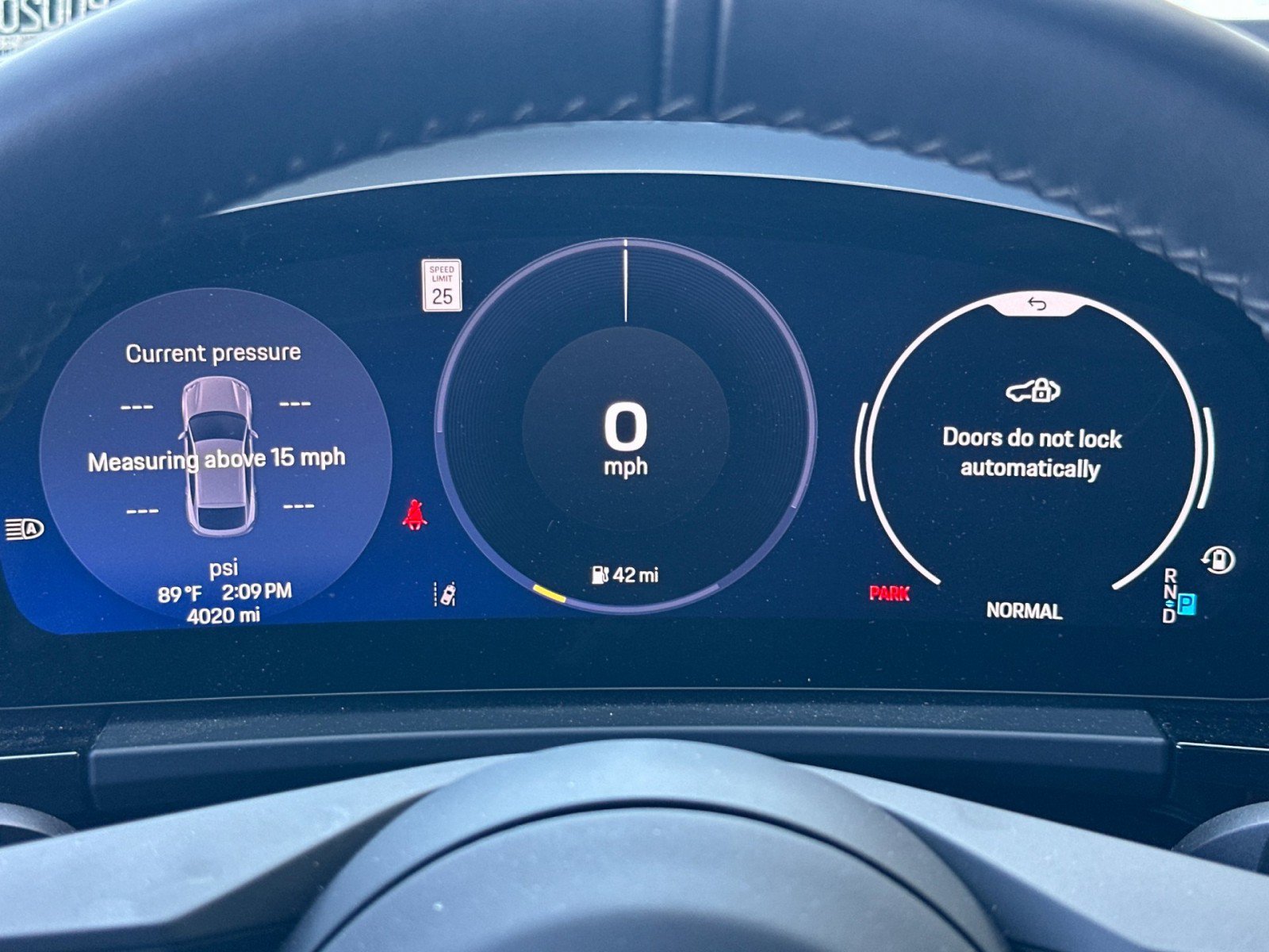 Certified 2025 Porsche Macan 4 Electric AWD/4WD image 23