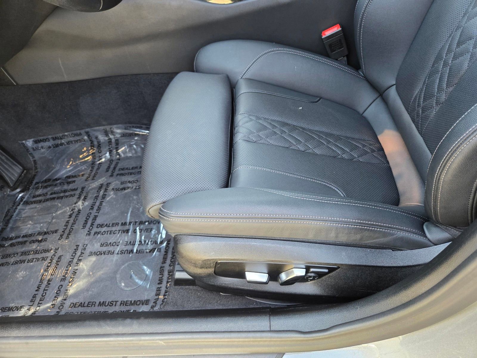 Used 2023 BMW 530i w/ Premium Package image 10