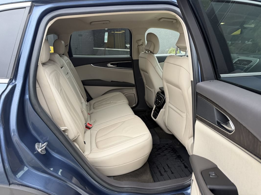 Used 2019 Lincoln Nautilus Select AWD/4WD image 32