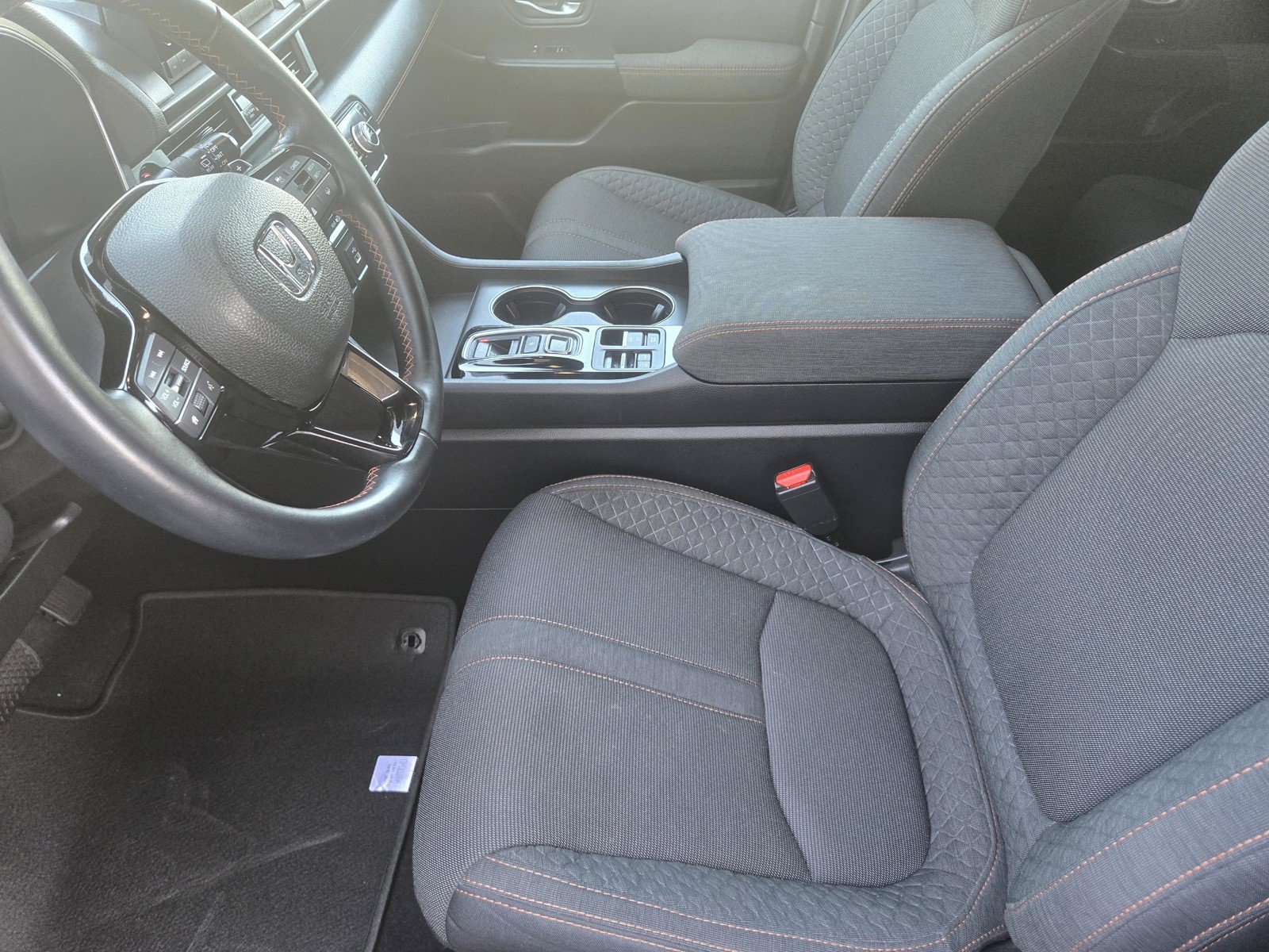 Used 2025 Honda Pilot Sport image 11