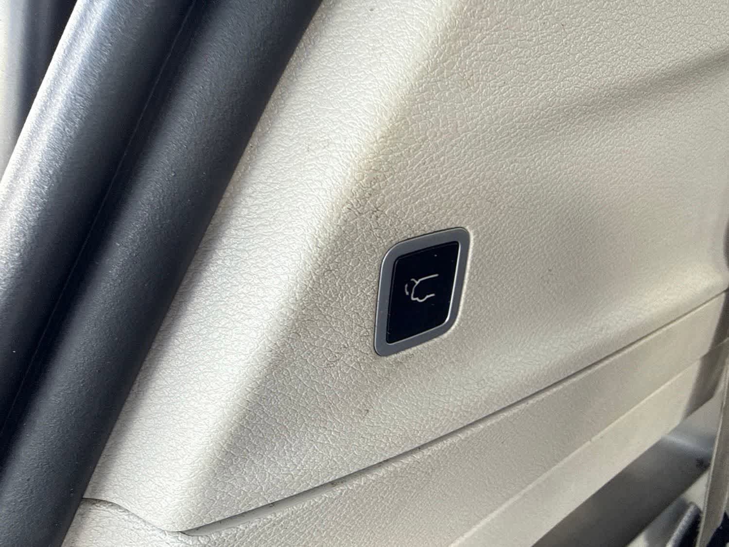 Used 2018 Chrysler Pacifica Touring-L FWD image 23