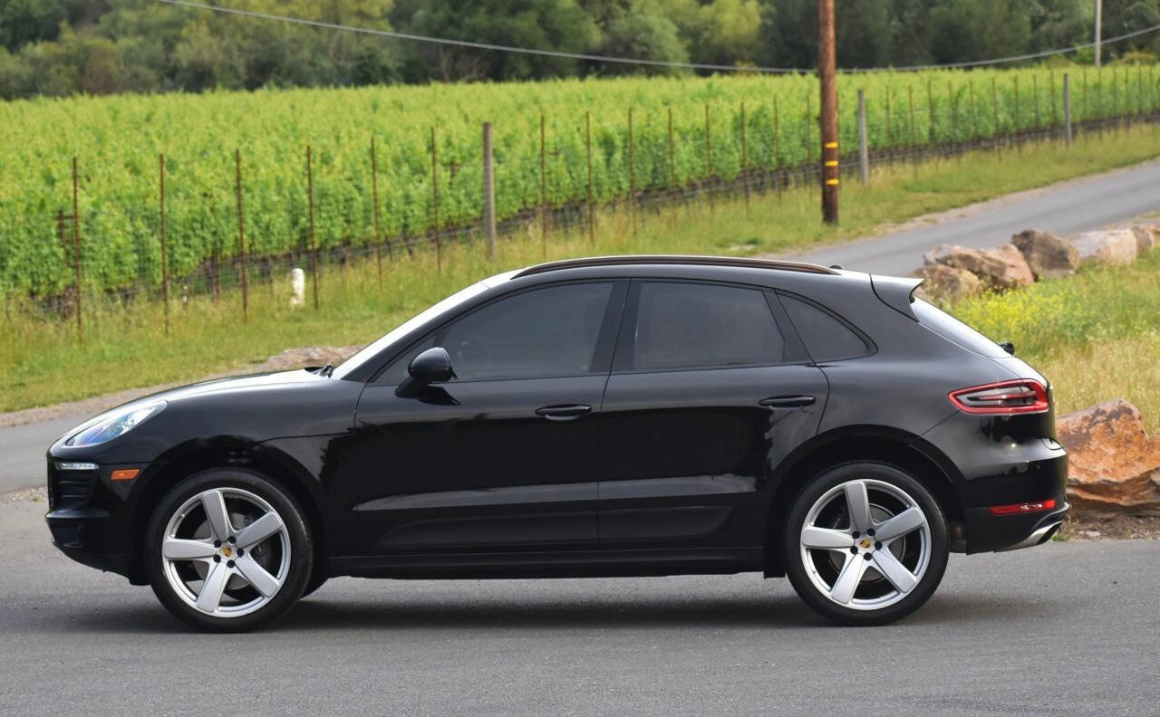 Used 2017 Porsche Macan AWD/4WD image 10
