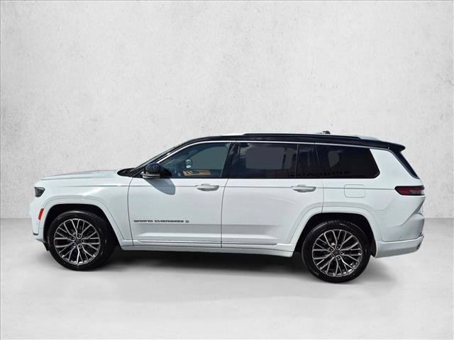 Used 2023 Jeep Grand Cherokee L Summit AWD/4WD image 9