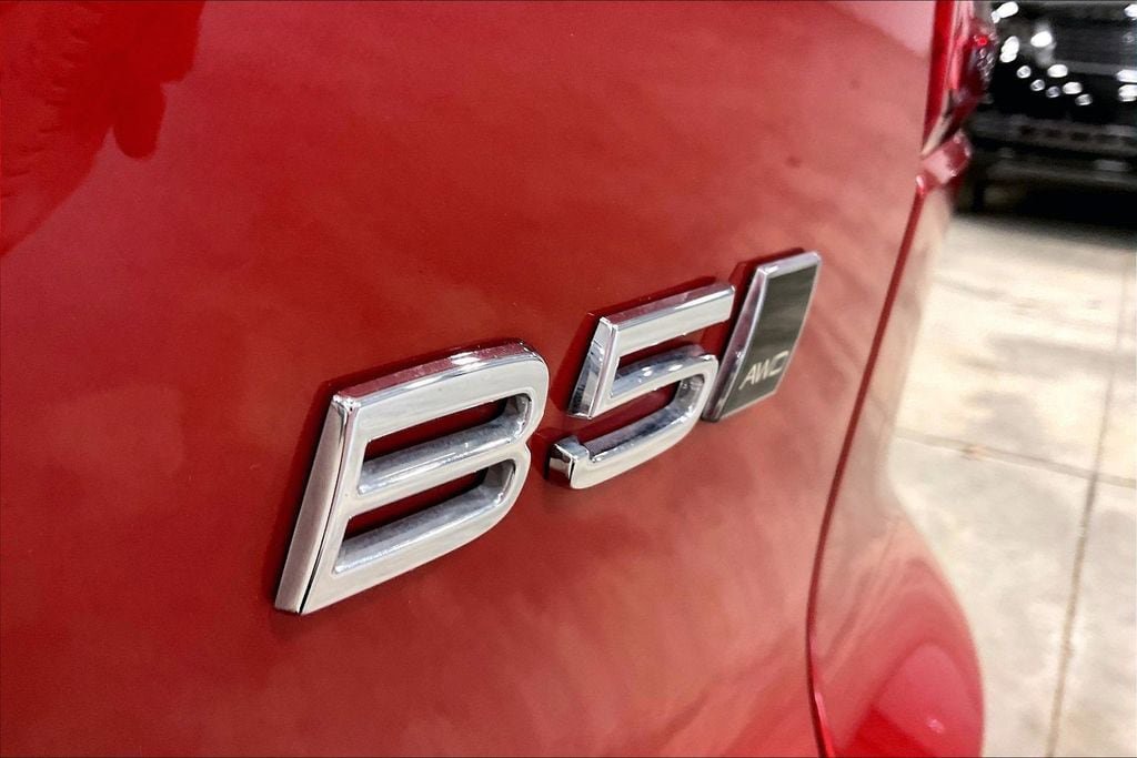 Certified 2023 Volvo XC40 B5 Plus w/ Protection Package Premier AWD/4WD image 24