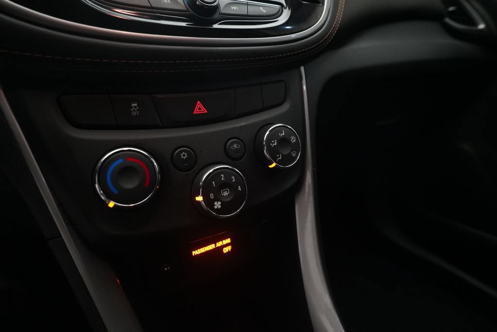 Used 2022 Chevrolet Trax LT w/ Midnight Edition AWD/4WD image 20