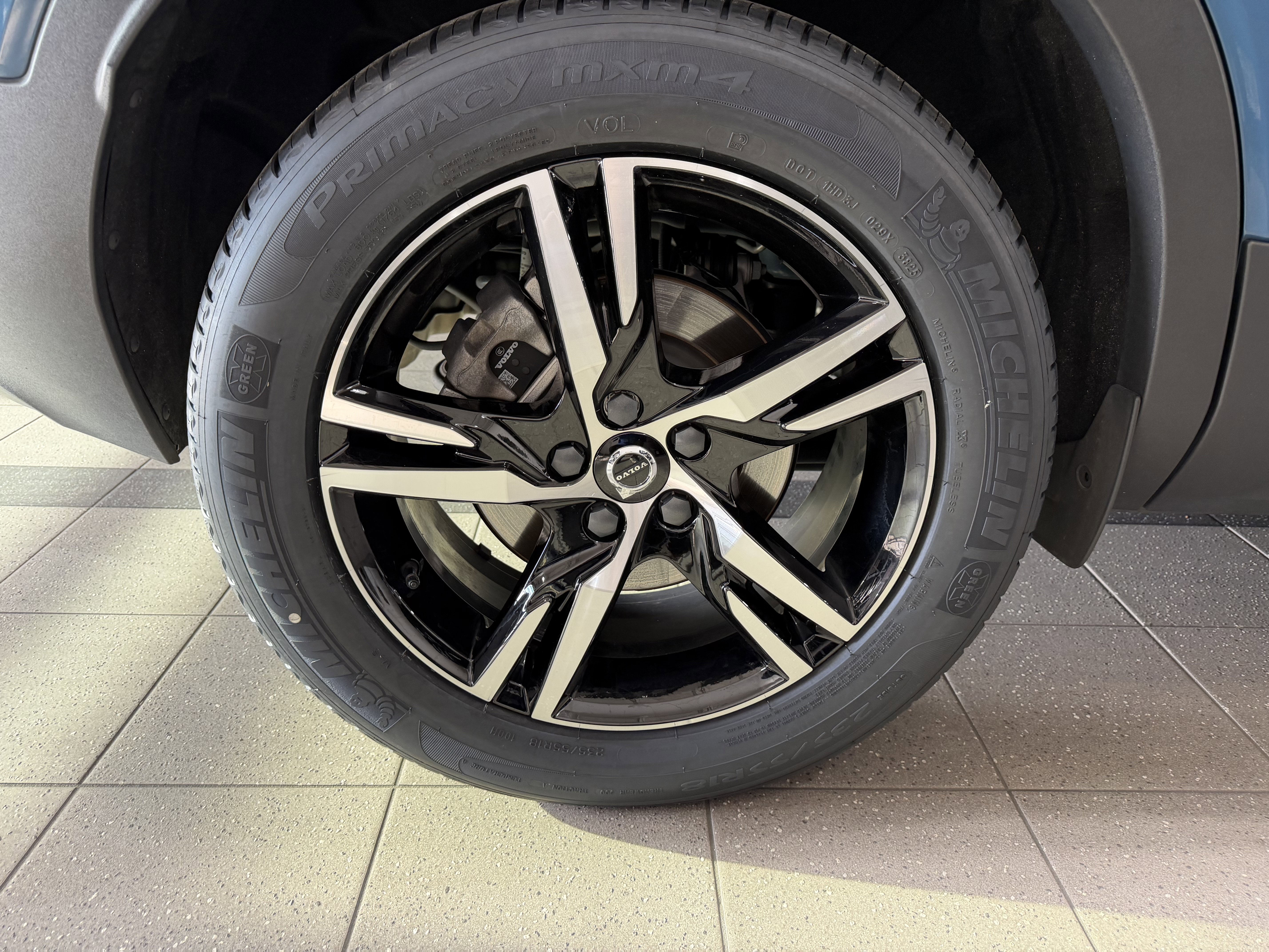 Used 2023 Volvo XC40 B5 Plus w/ Driver Assist Package AWD/4WD image 10