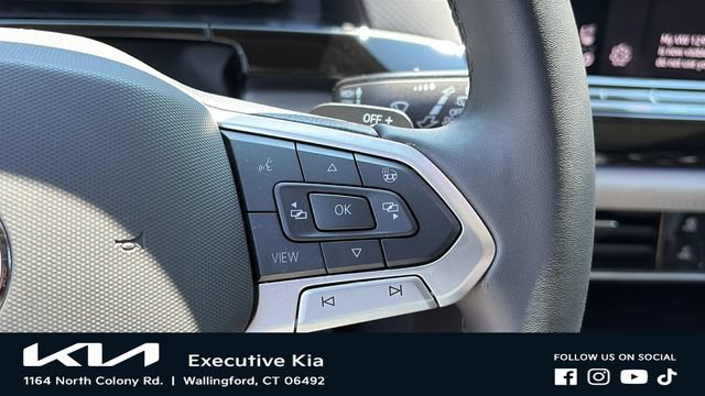 Used 2024 Volkswagen Atlas Peak Edition SE AWD/4WD image 15