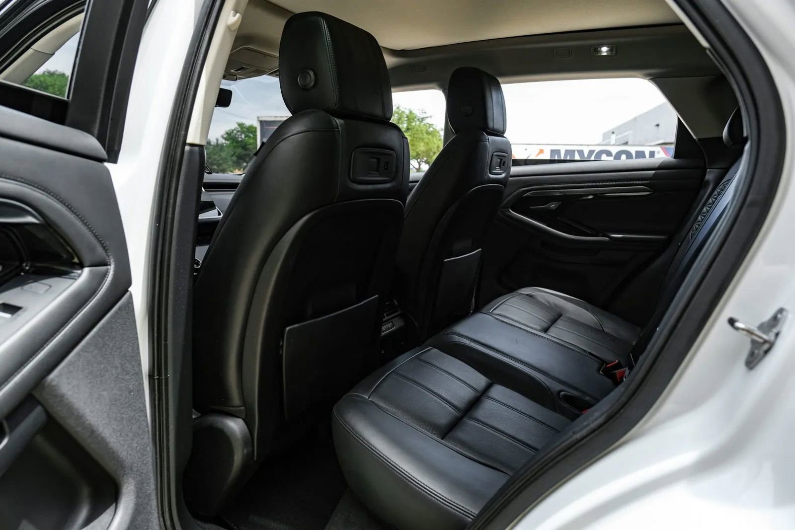 Used 2020 Land Rover Range Rover Evoque SE AWD/4WD image 40