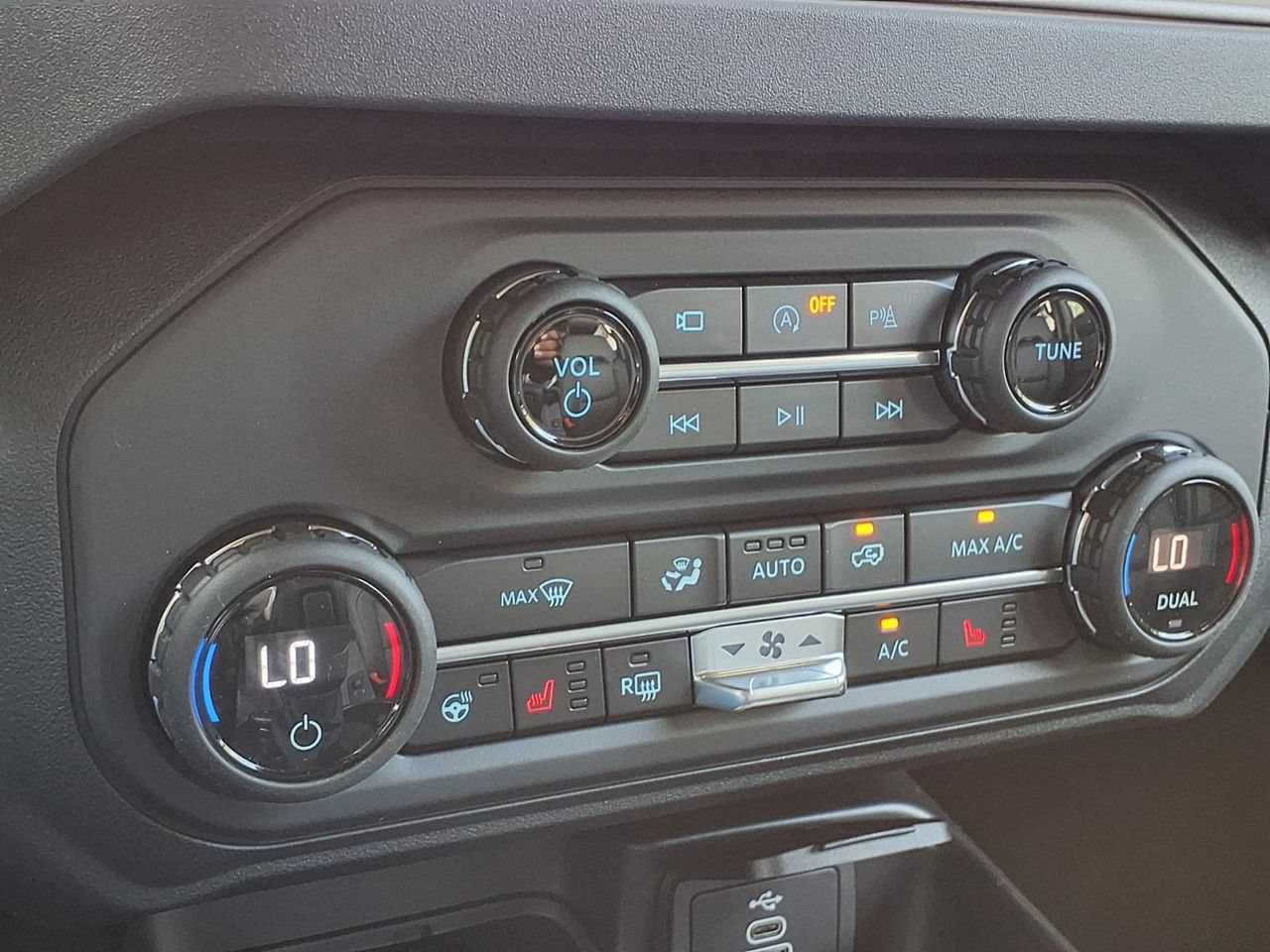 New 2026 Ford Bronco Outer Banks AWD/4WD image 10