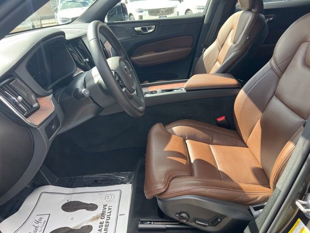 Certified 2025 Volvo XC60 B5 Ultra image 28