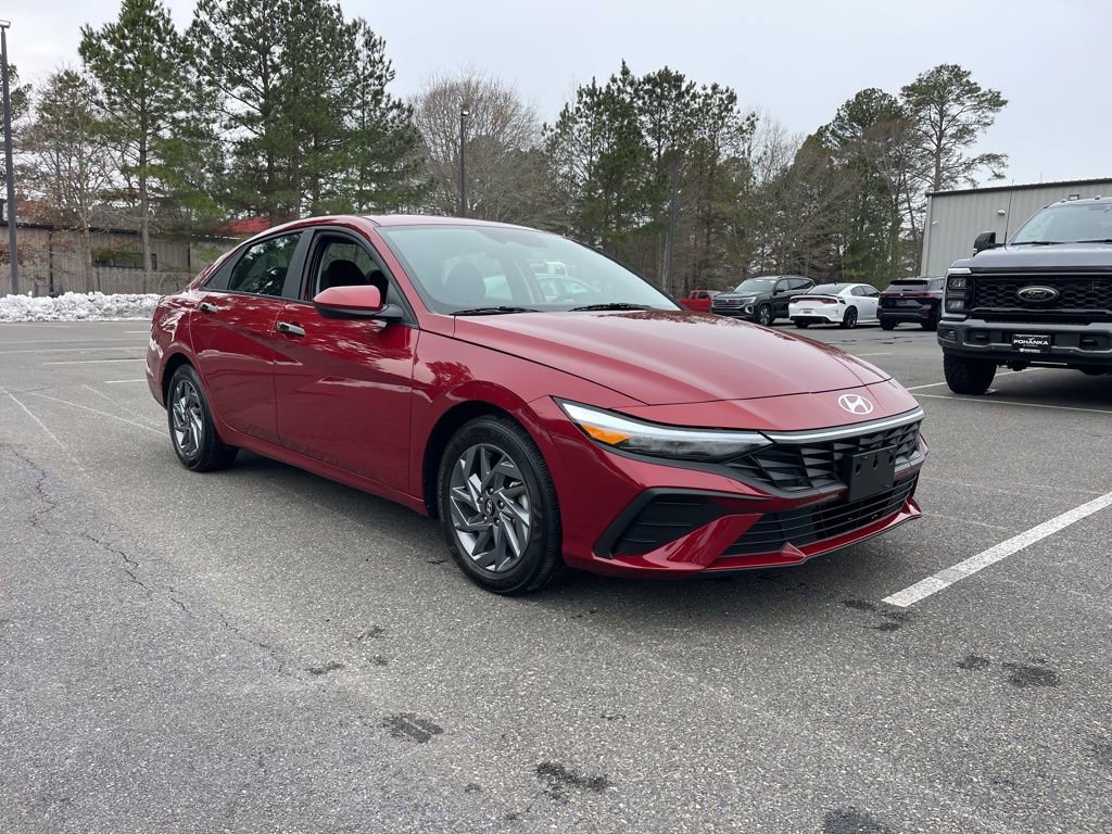 Certified 2024 Hyundai Elantra SEL image 4