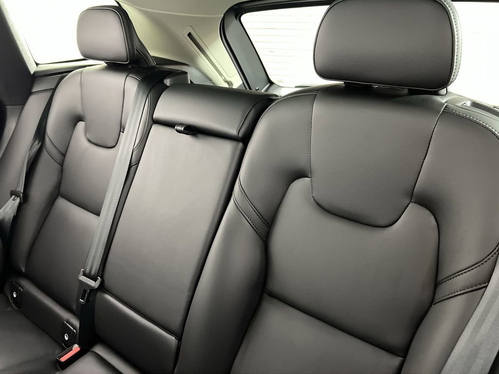 Certified 2025 Volvo XC60 B5 Core w/ Climate Package image 24