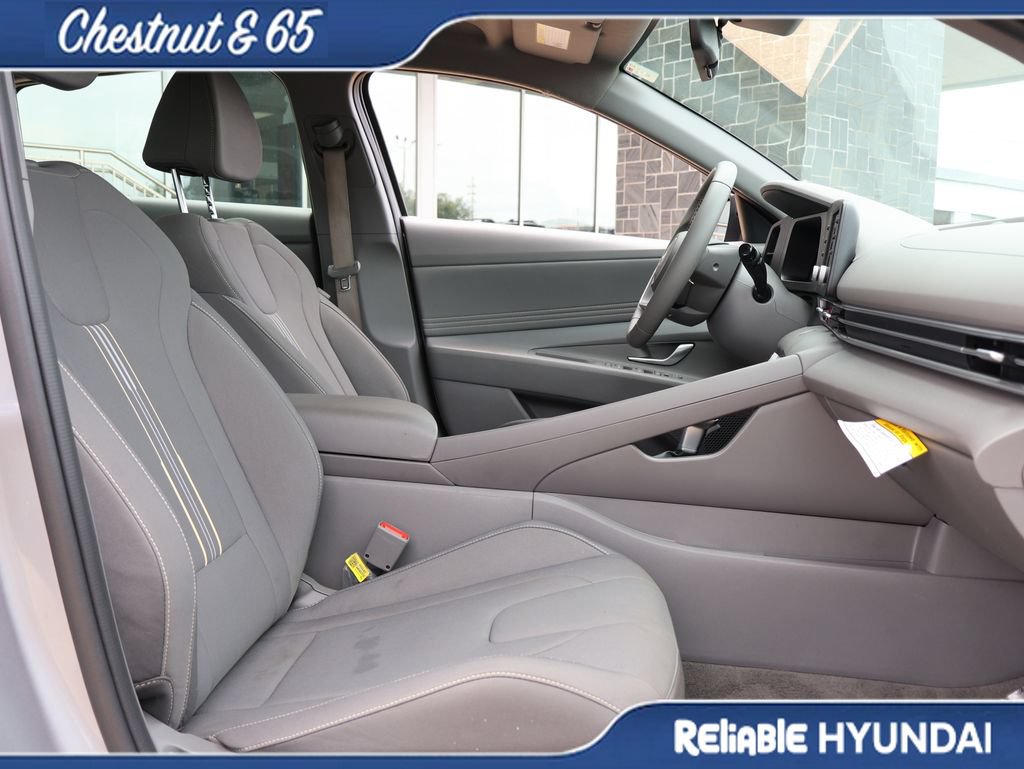 Certified 2025 Hyundai Elantra Sport w/ Cargo Package FWD image 10