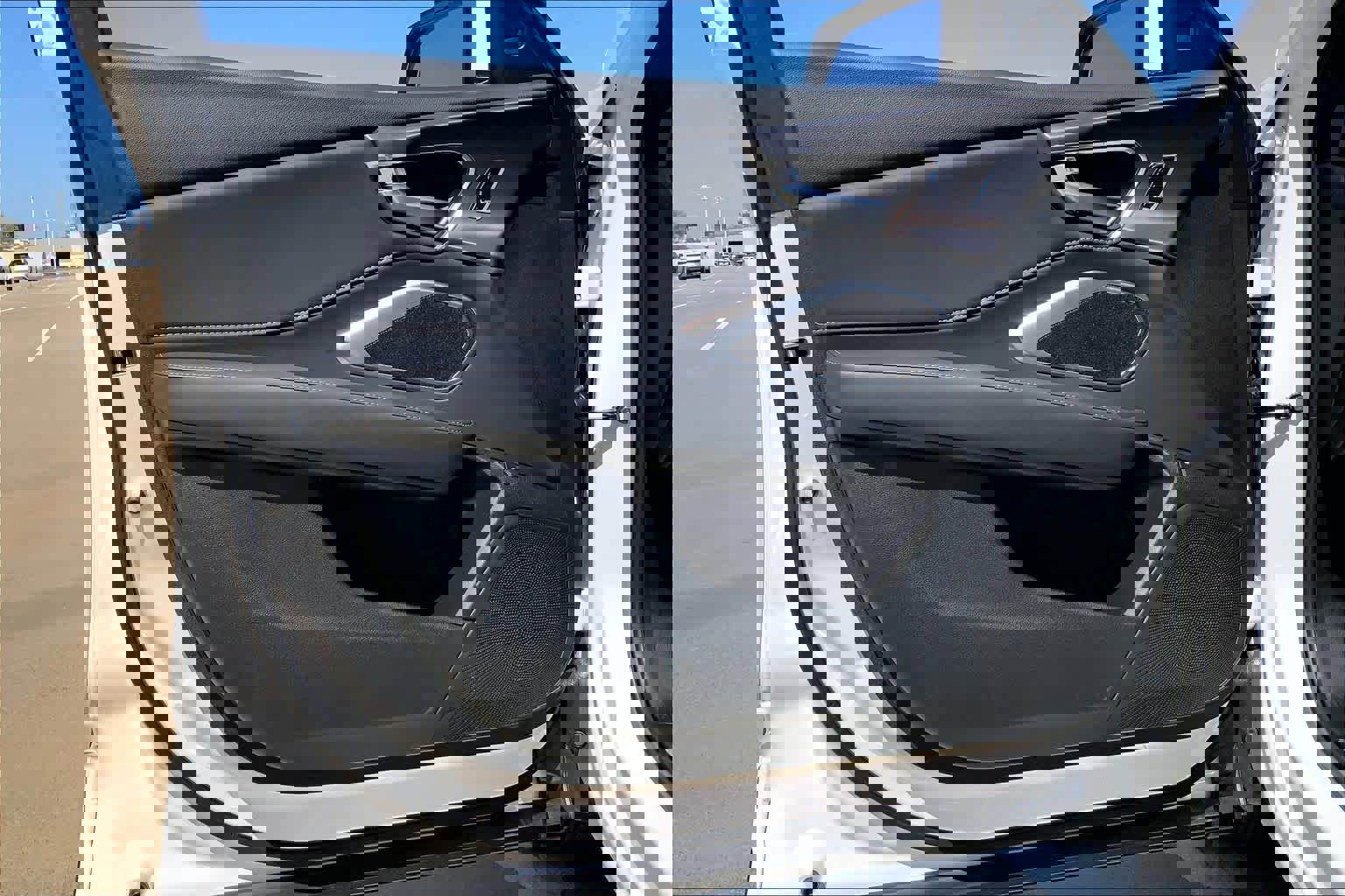 Used 2025 Acura RDX SH-AWD image 21