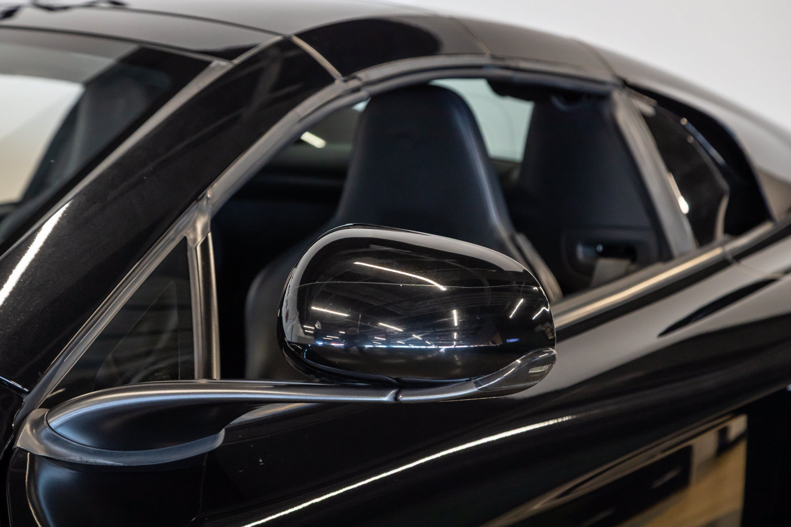 Used 2013 McLaren MP4-12C Spider RWD image 28