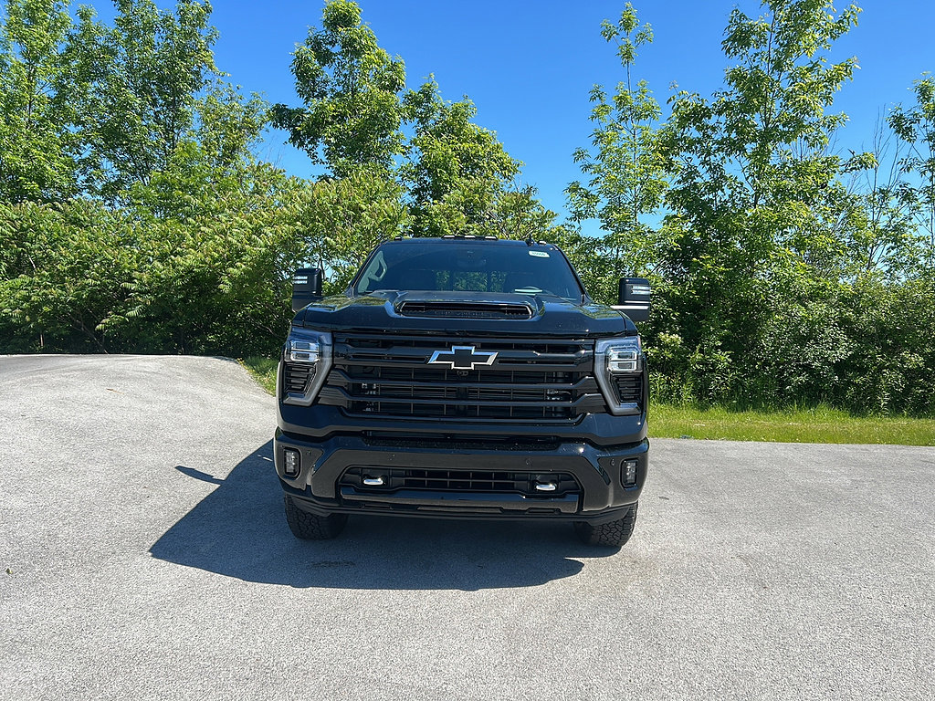 New 2026 Chevrolet Silverado 3500 High Country w/ Midnight Edition AWD/4WD video 2
