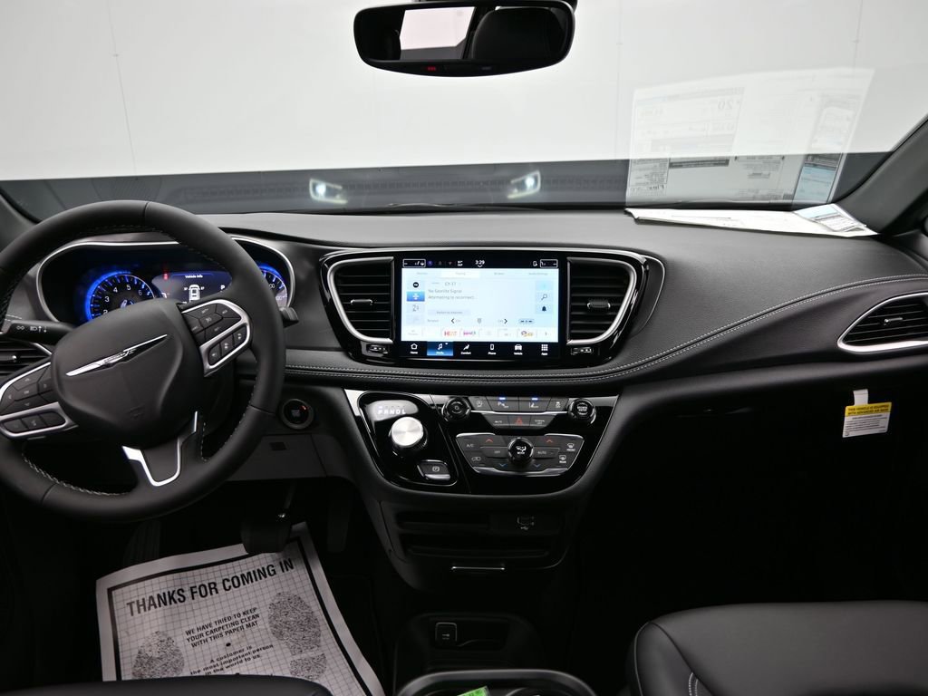 New 2026 Chrysler Pacifica Select image 14