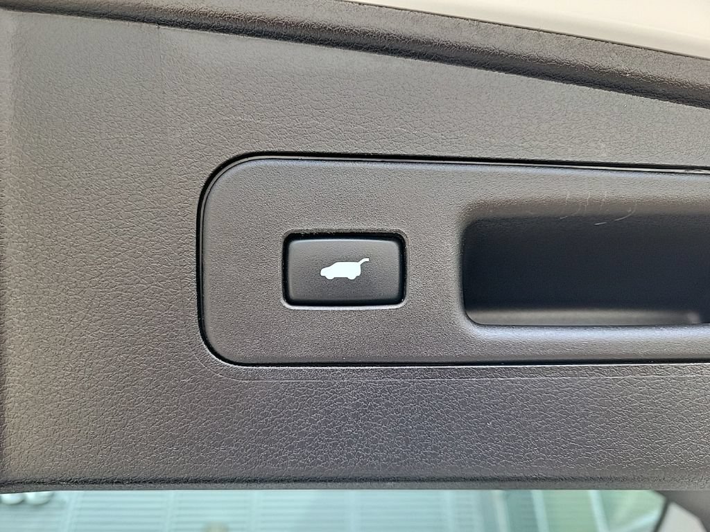 Used 2020 Acura MDX FWD image 23