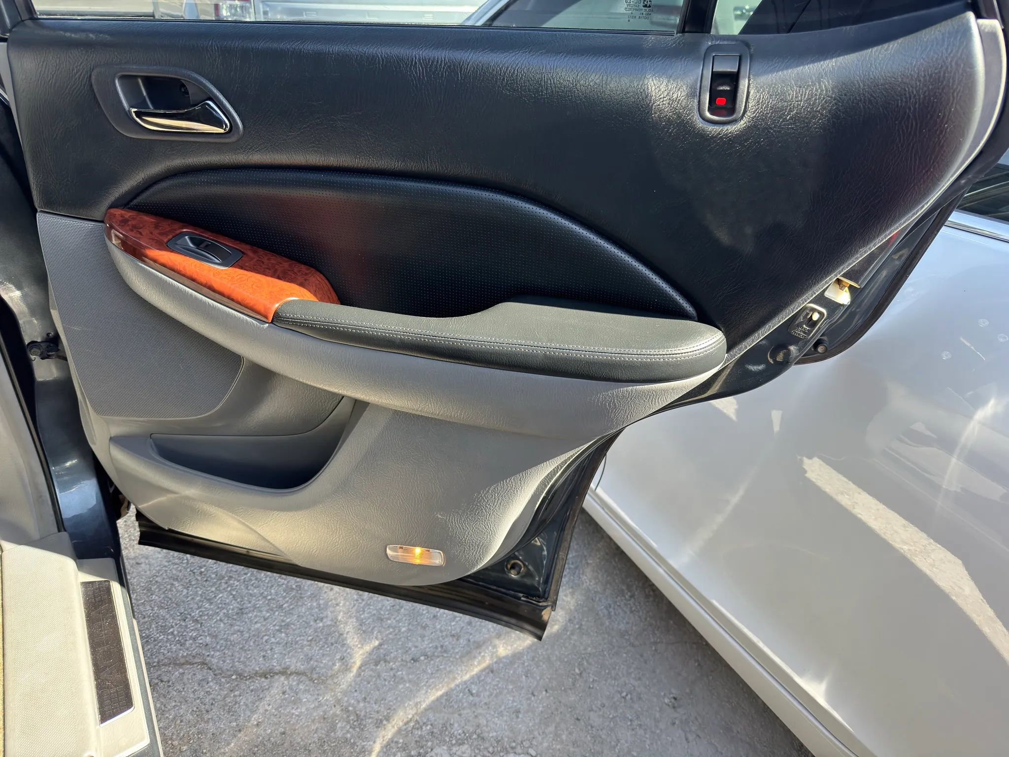 Used 2005 Acura MDX Touring image 17