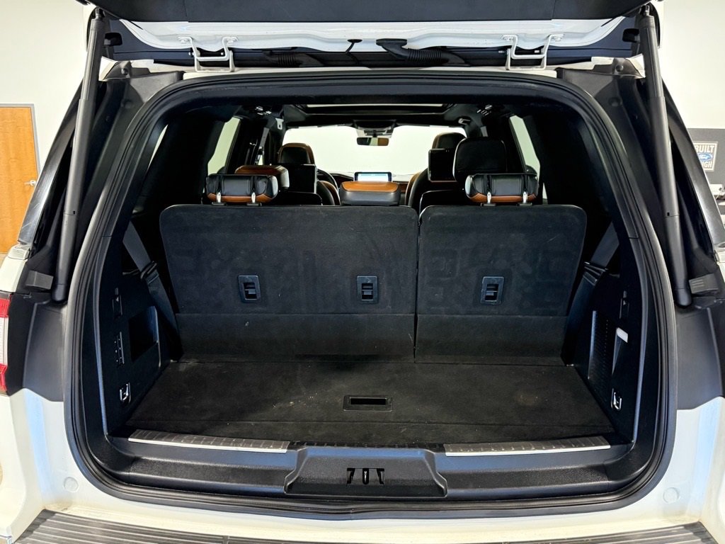 Used 2020 Lincoln Navigator Reserve w/ Luxury Package image 18