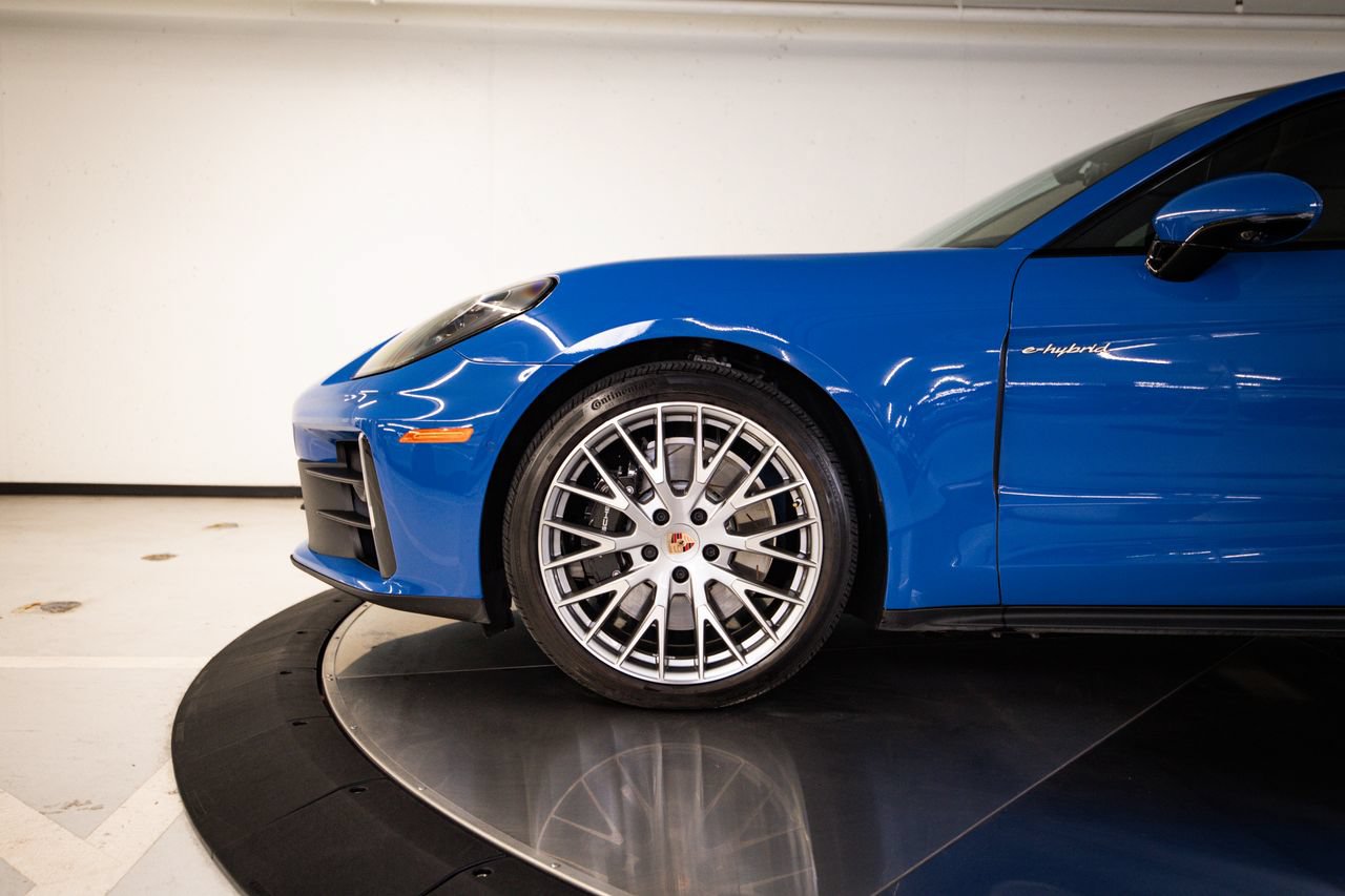 Certified 2026 Porsche Panamera 4 E-Hybrid AWD/4WD image 11