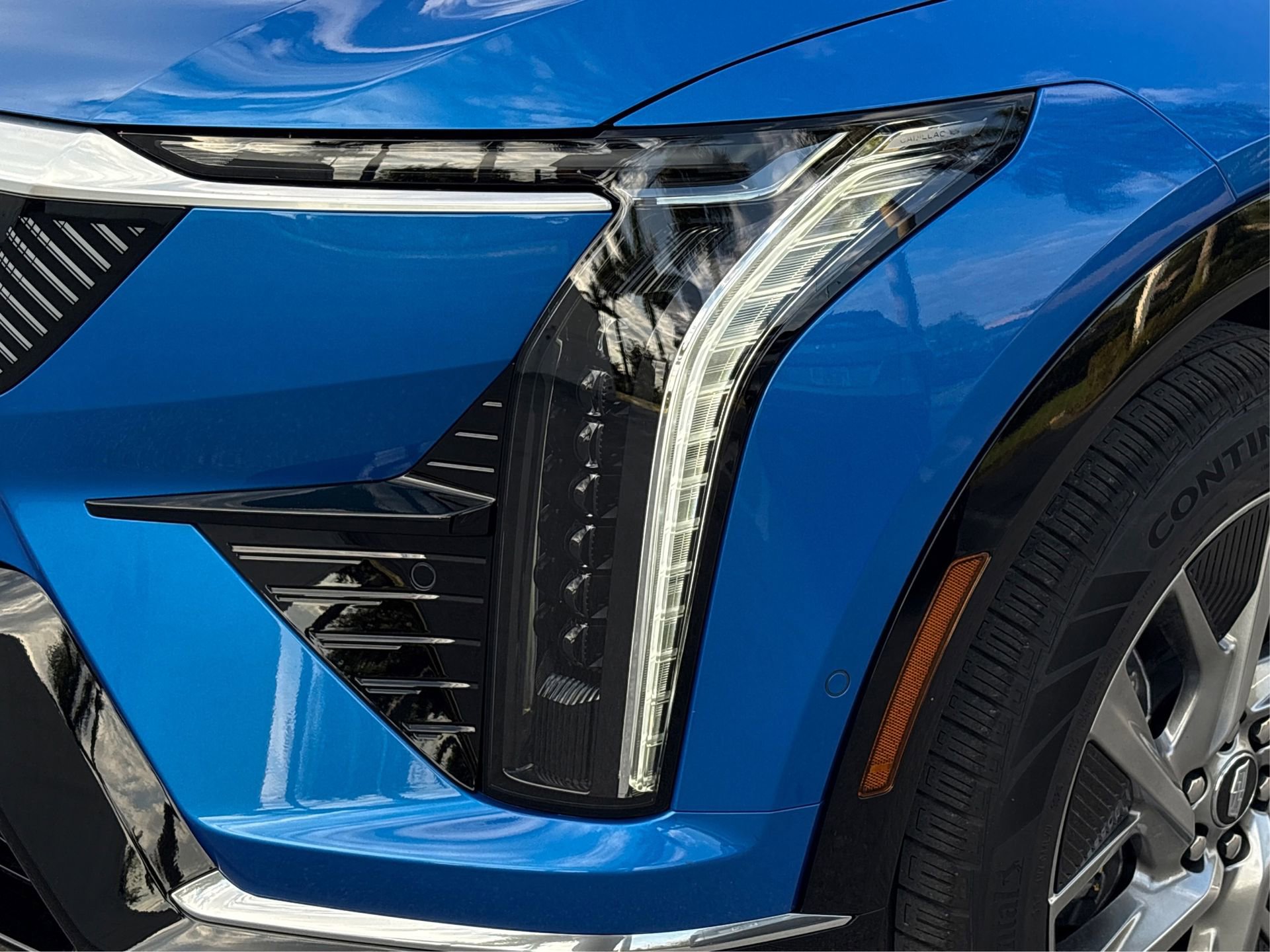 New 2026 Cadillac Optiq Luxury 1 image 14