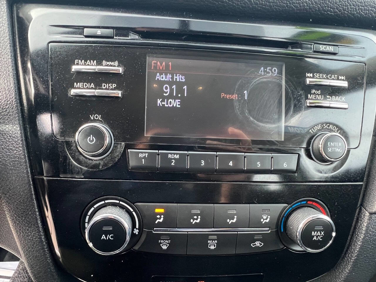 Used 2017 Nissan Rogue S FWD image 15