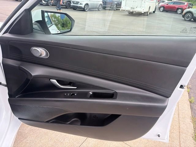 Used 2024 Hyundai Elantra SEL FWD image 14