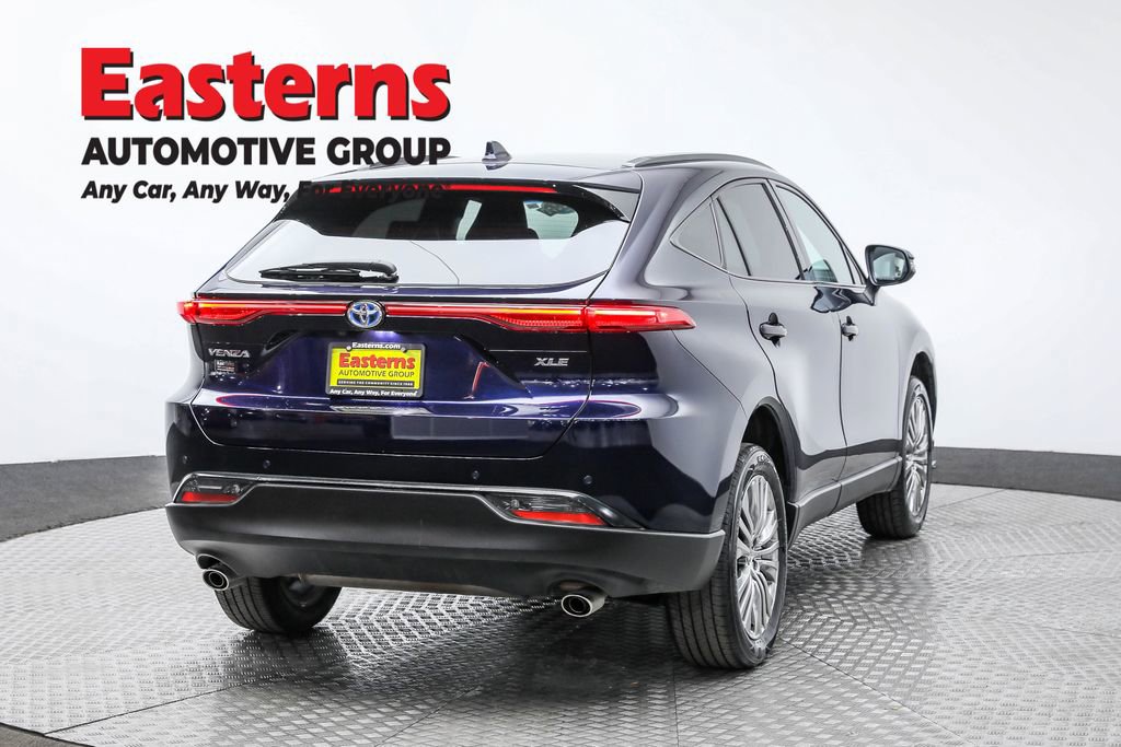 Used 2023 Toyota Venza XLE image 5